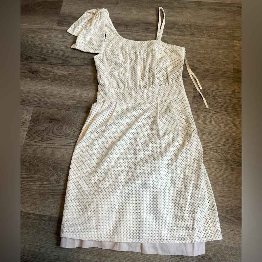 Marc By Marc Jacobs White Eyelet Lavender Shoulder Bow side zip pleats Dress 0